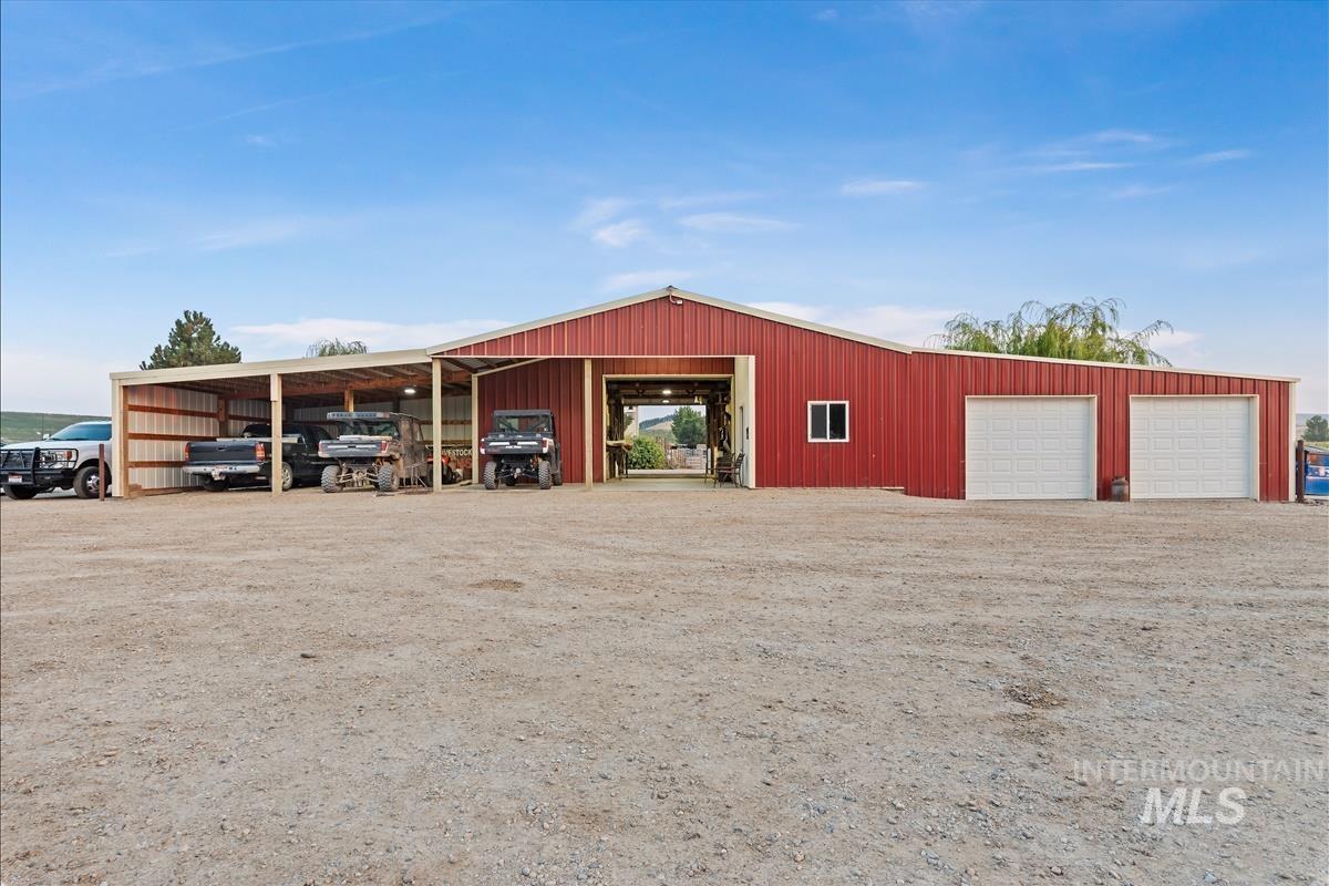 main property photo 28