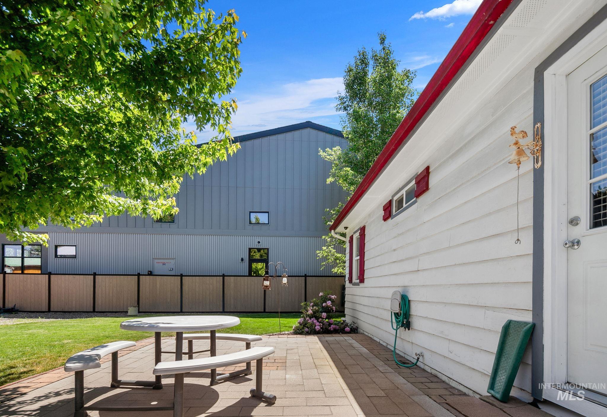 main property photo 19