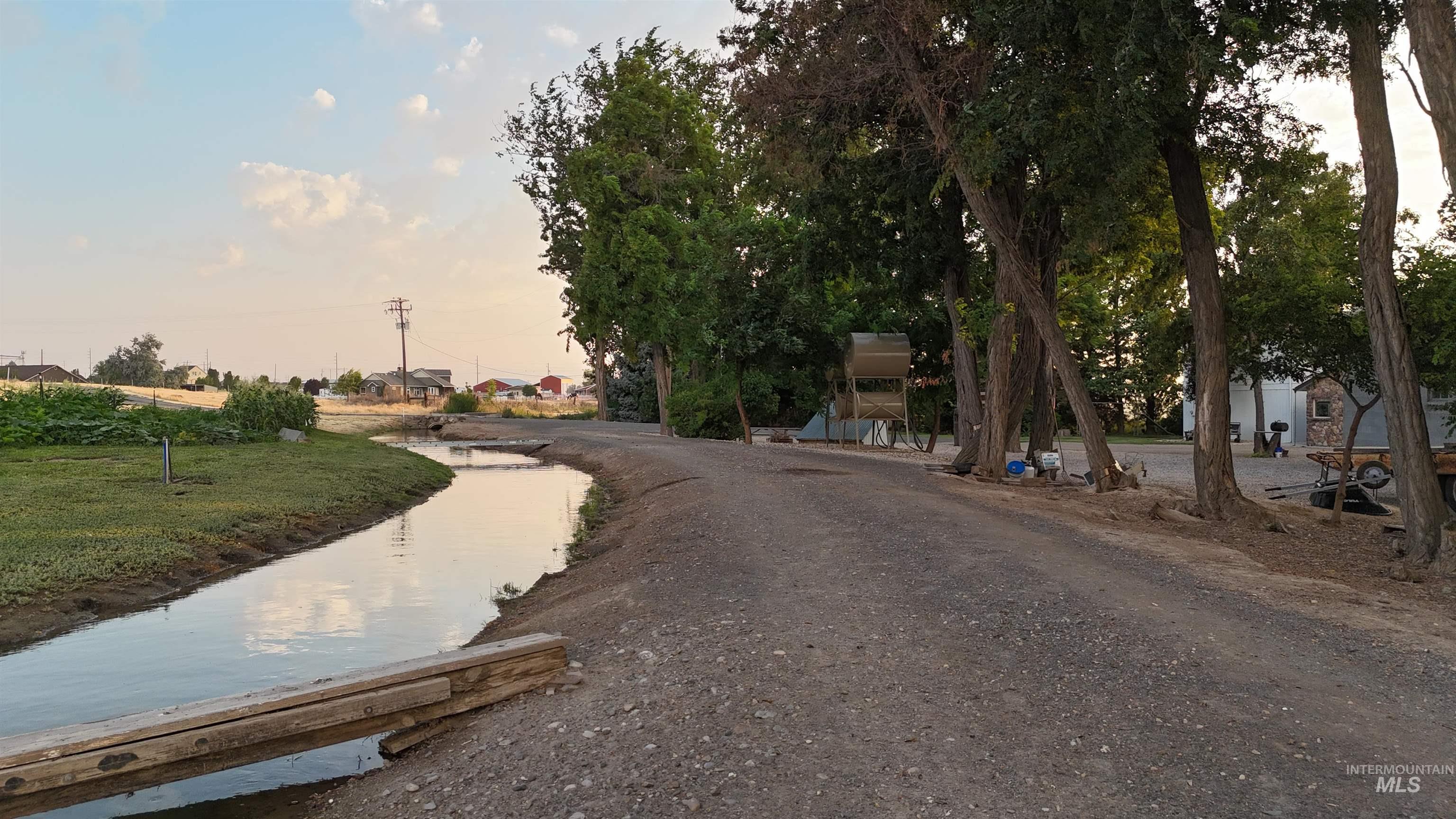 main property photo 41
