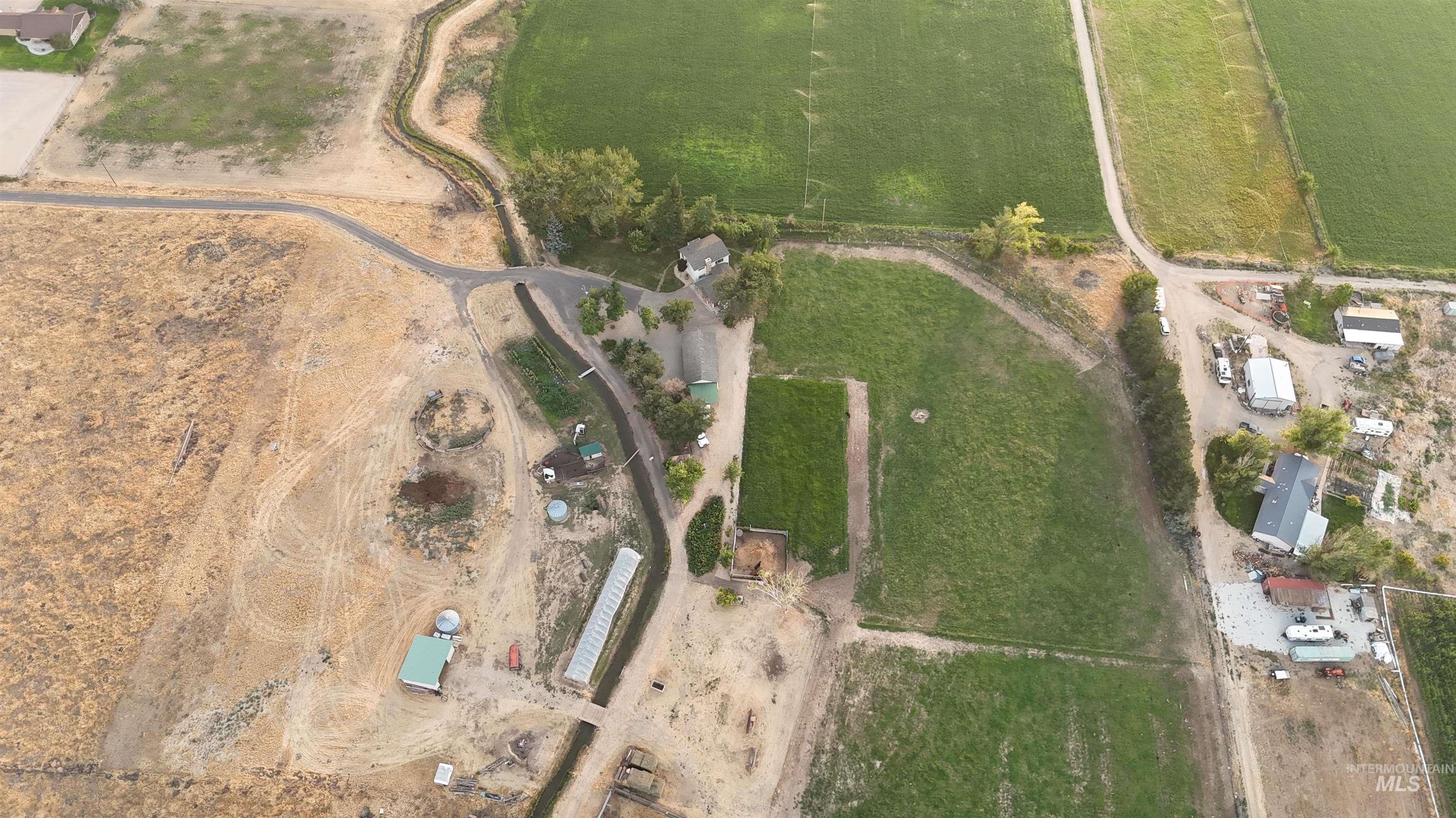 main property photo 8