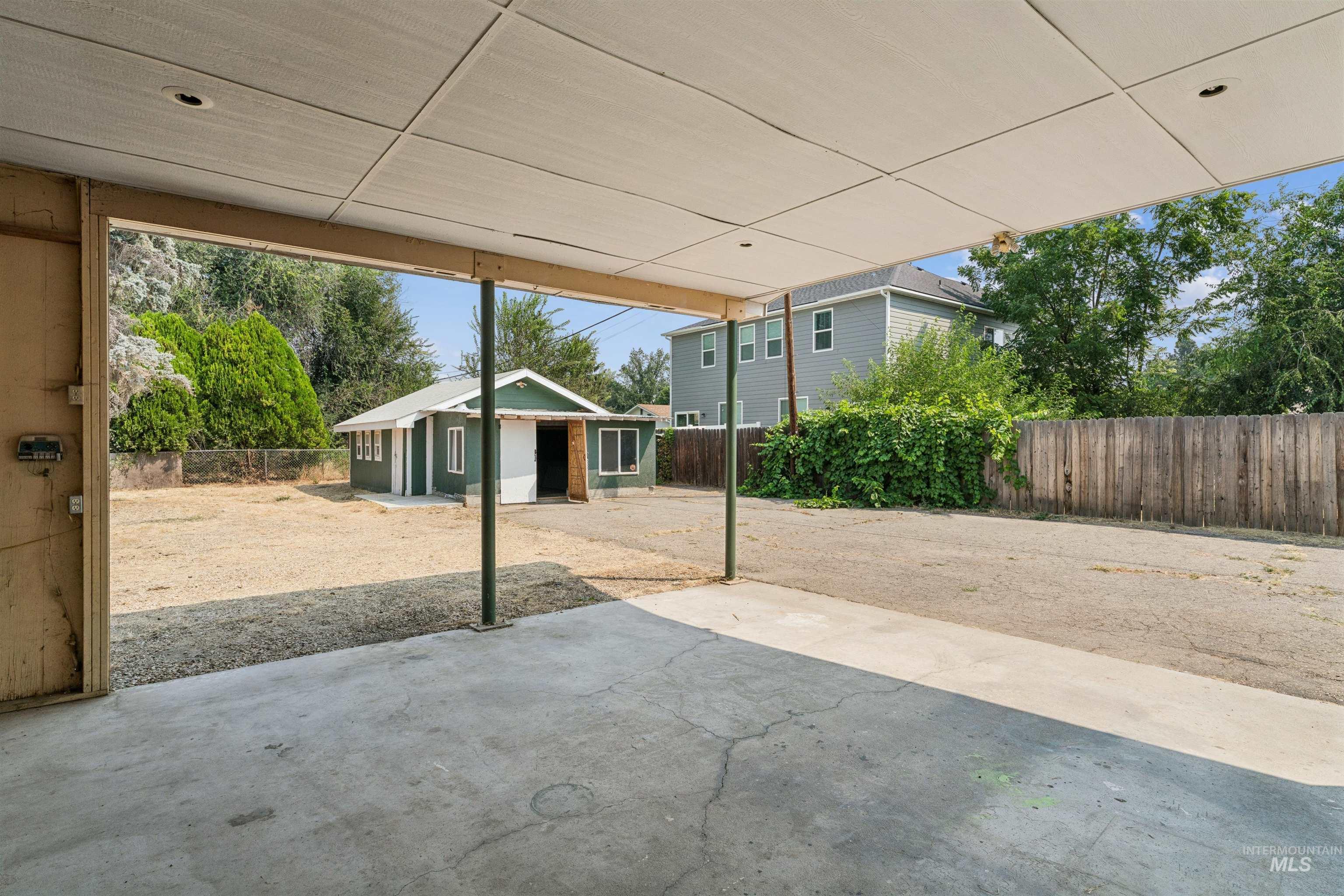 main property photo 34