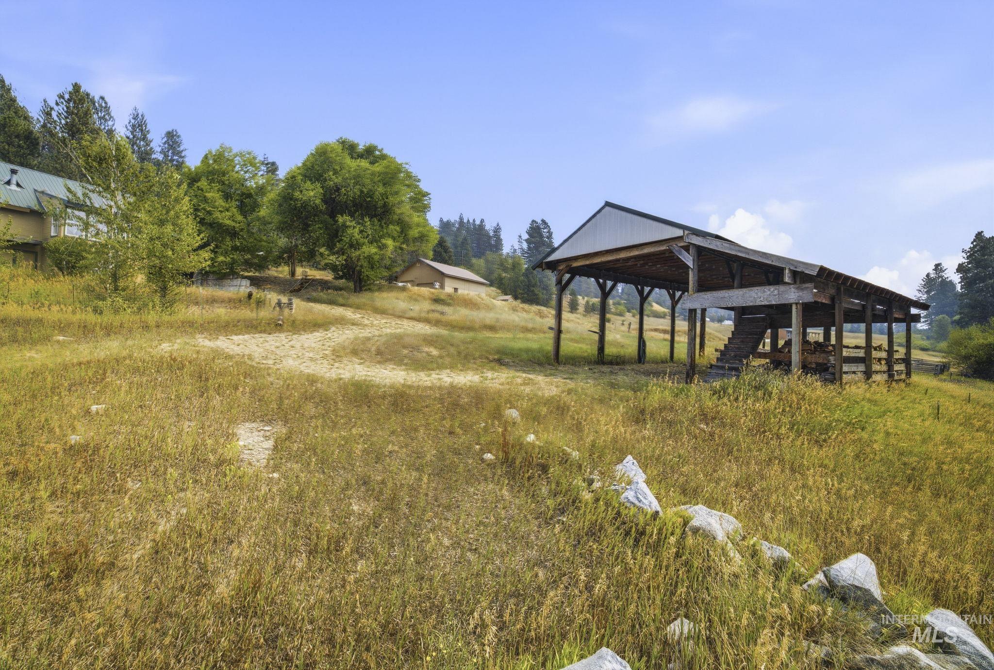 main property photo 40