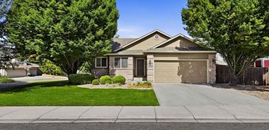 image of property with 4 Bed | 3 Bath | 2,616 Sqft