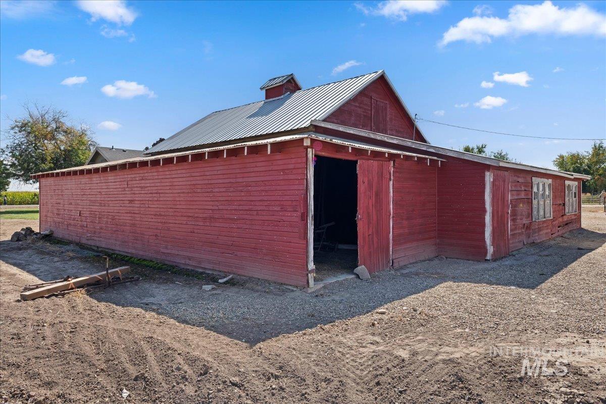 main property photo 31