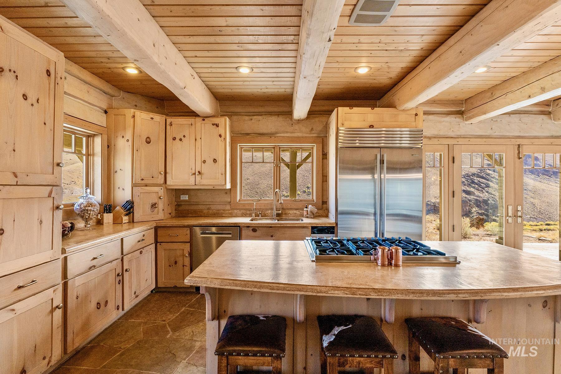 main property photo 14