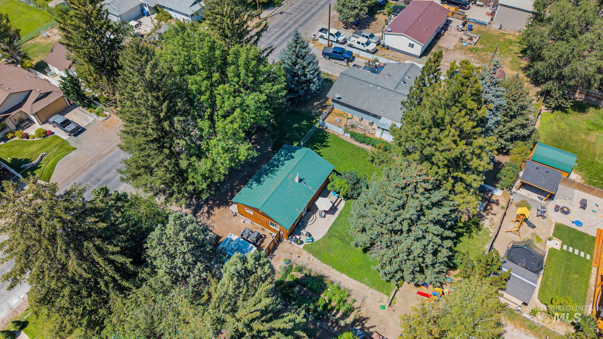 main property photo 45