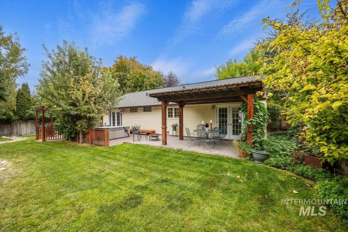 main property photo 23
