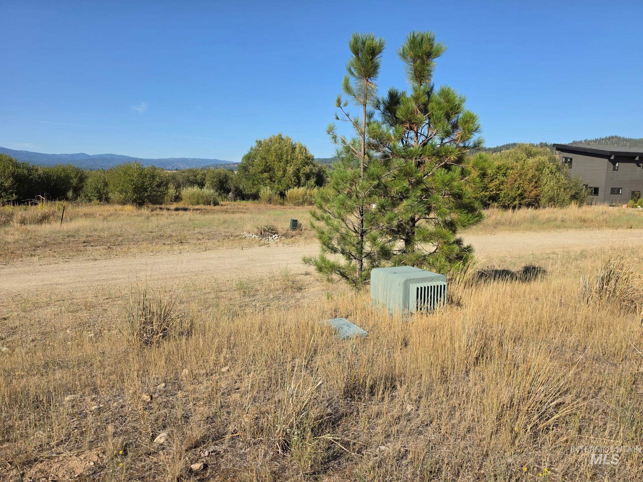 main property photo 37