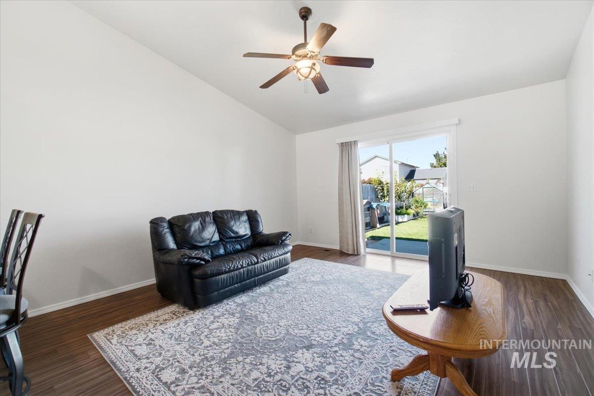 property viewer photo 12