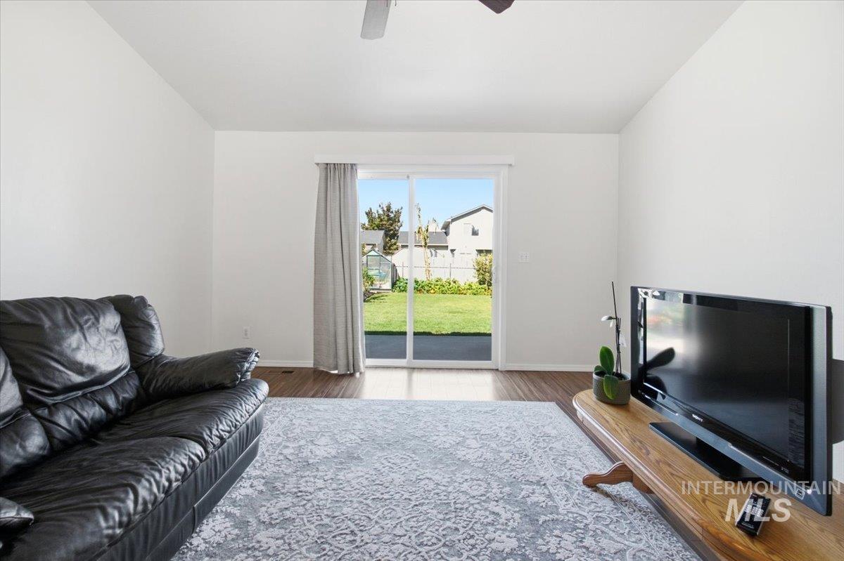 property viewer photo 13