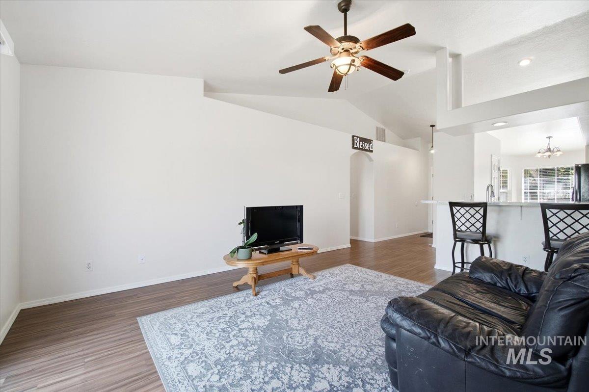 property viewer photo 15