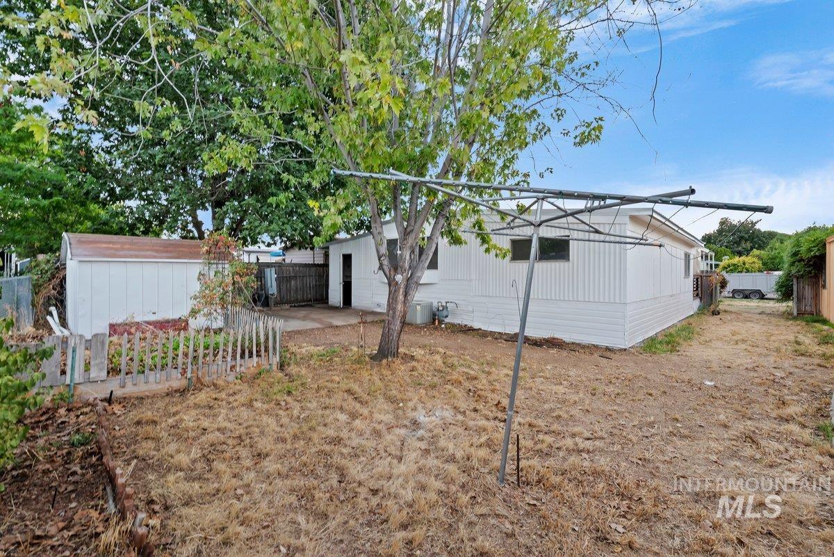 main property photo 23