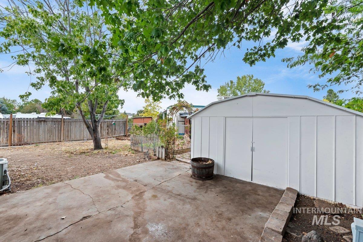 main property photo 24