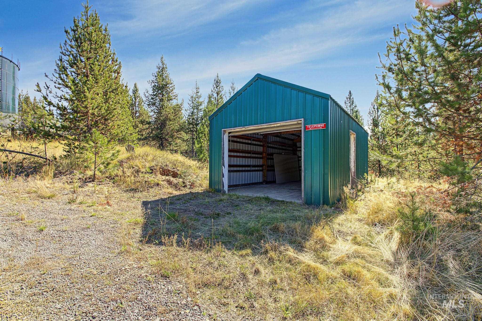 main property photo 40