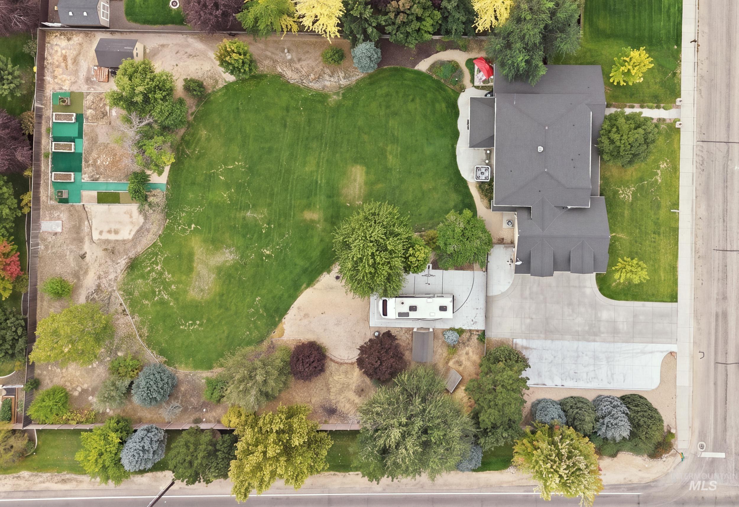 main property photo 24