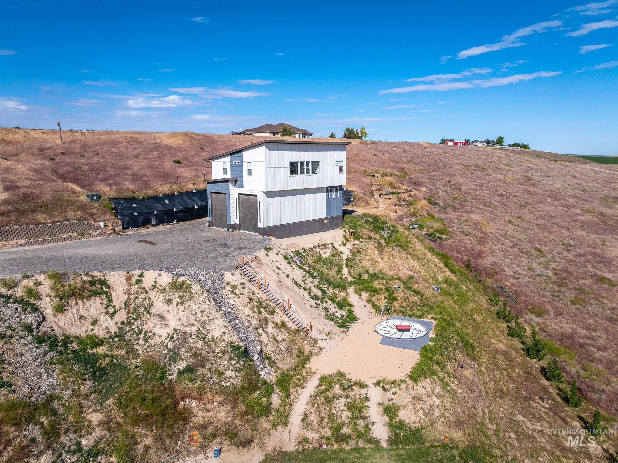 main property photo 8