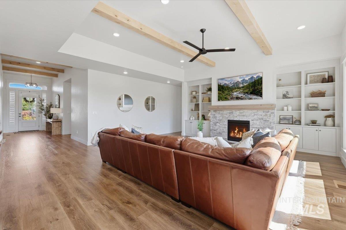 property viewer photo 10
