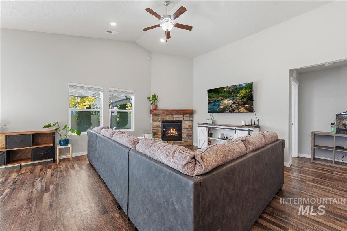 property viewer photo 4