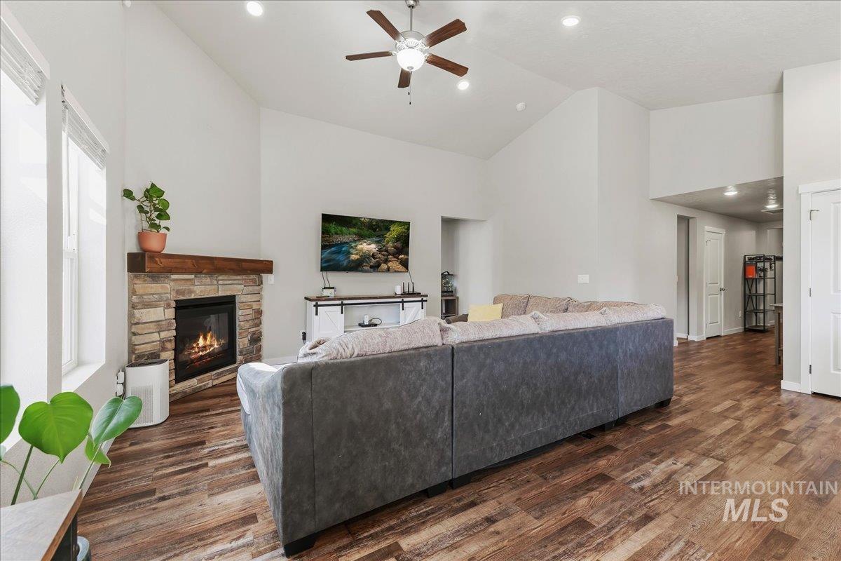 property viewer photo 5