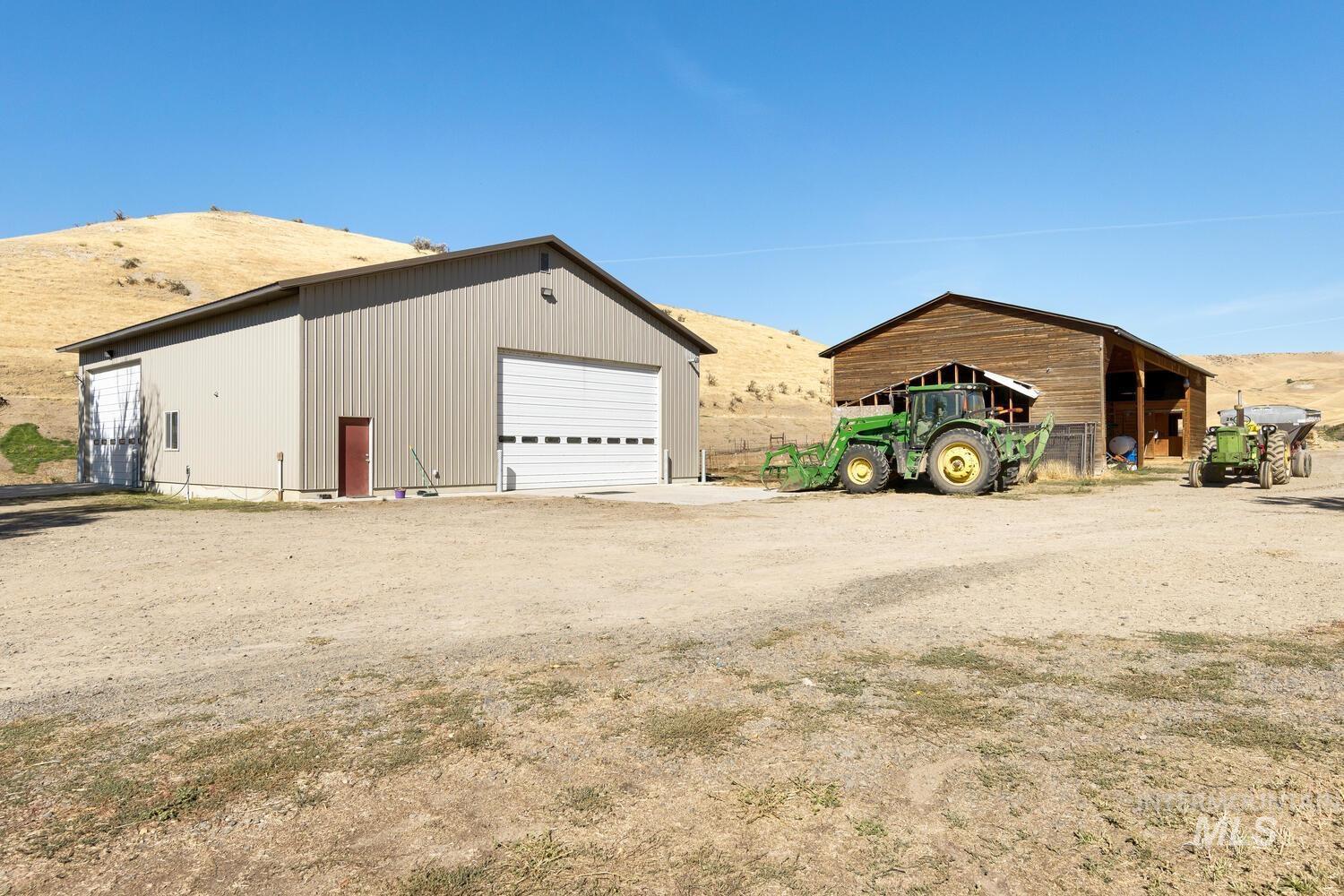 main property photo 3