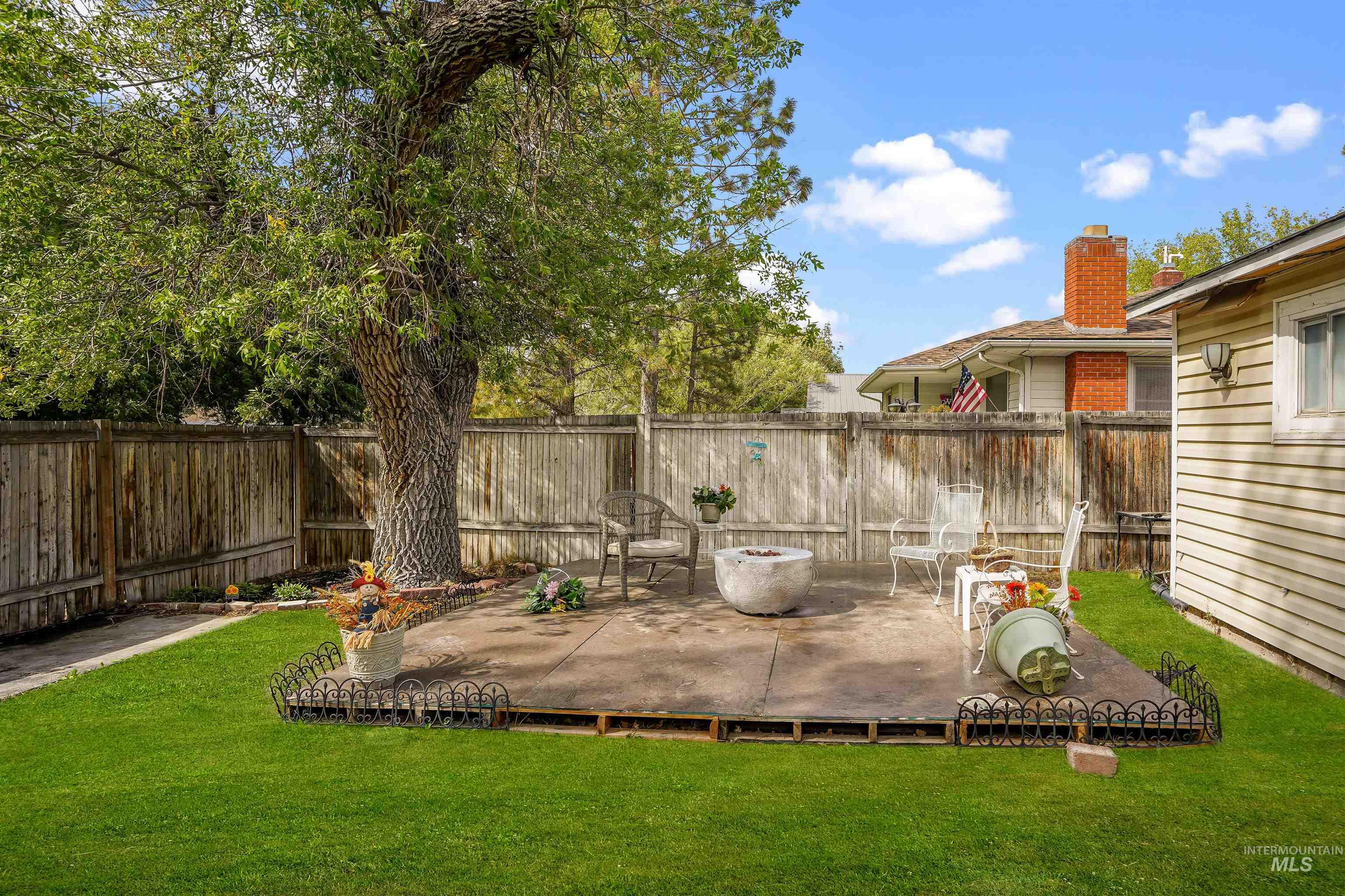 main property photo 14