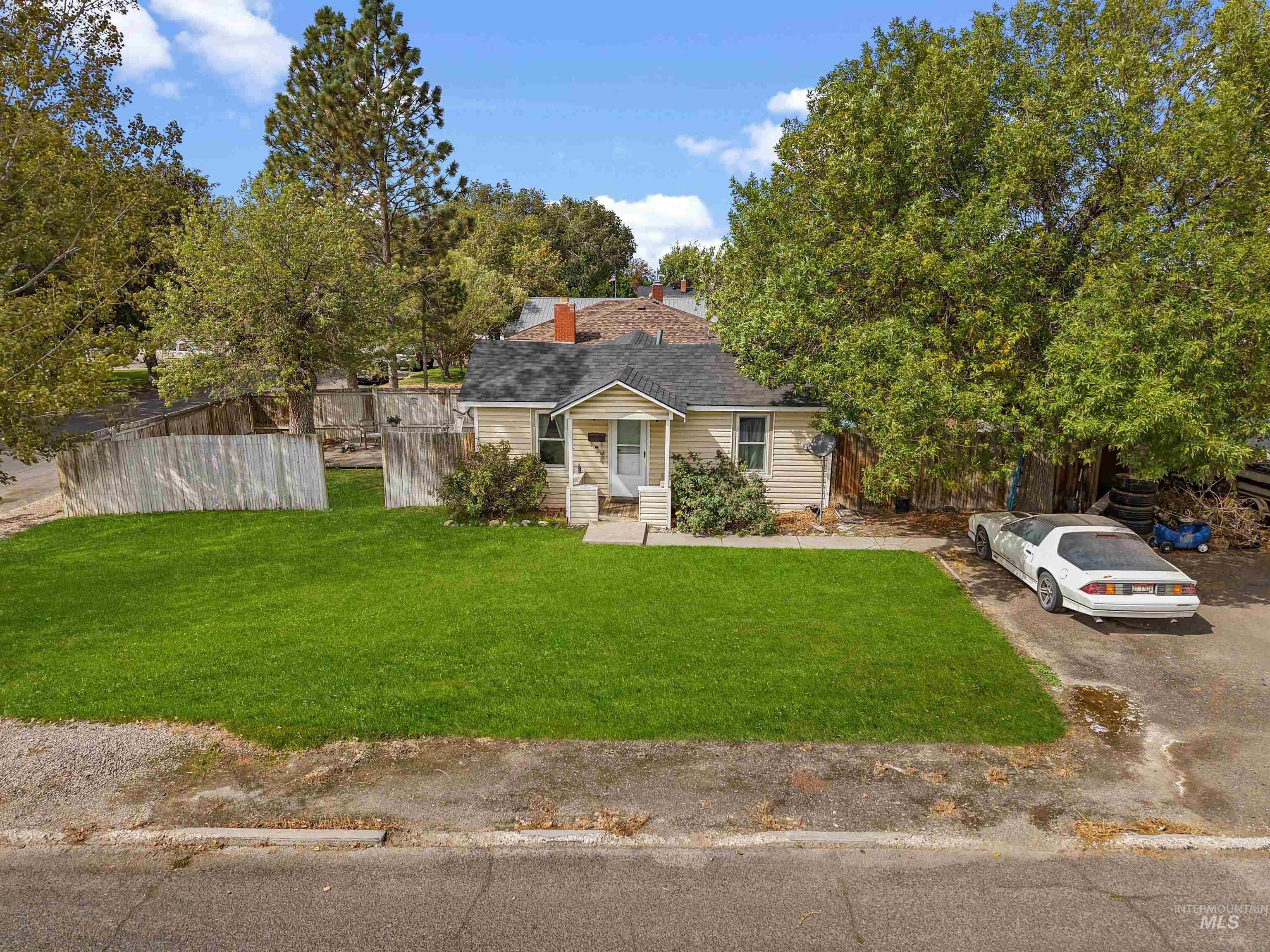 main property photo 18