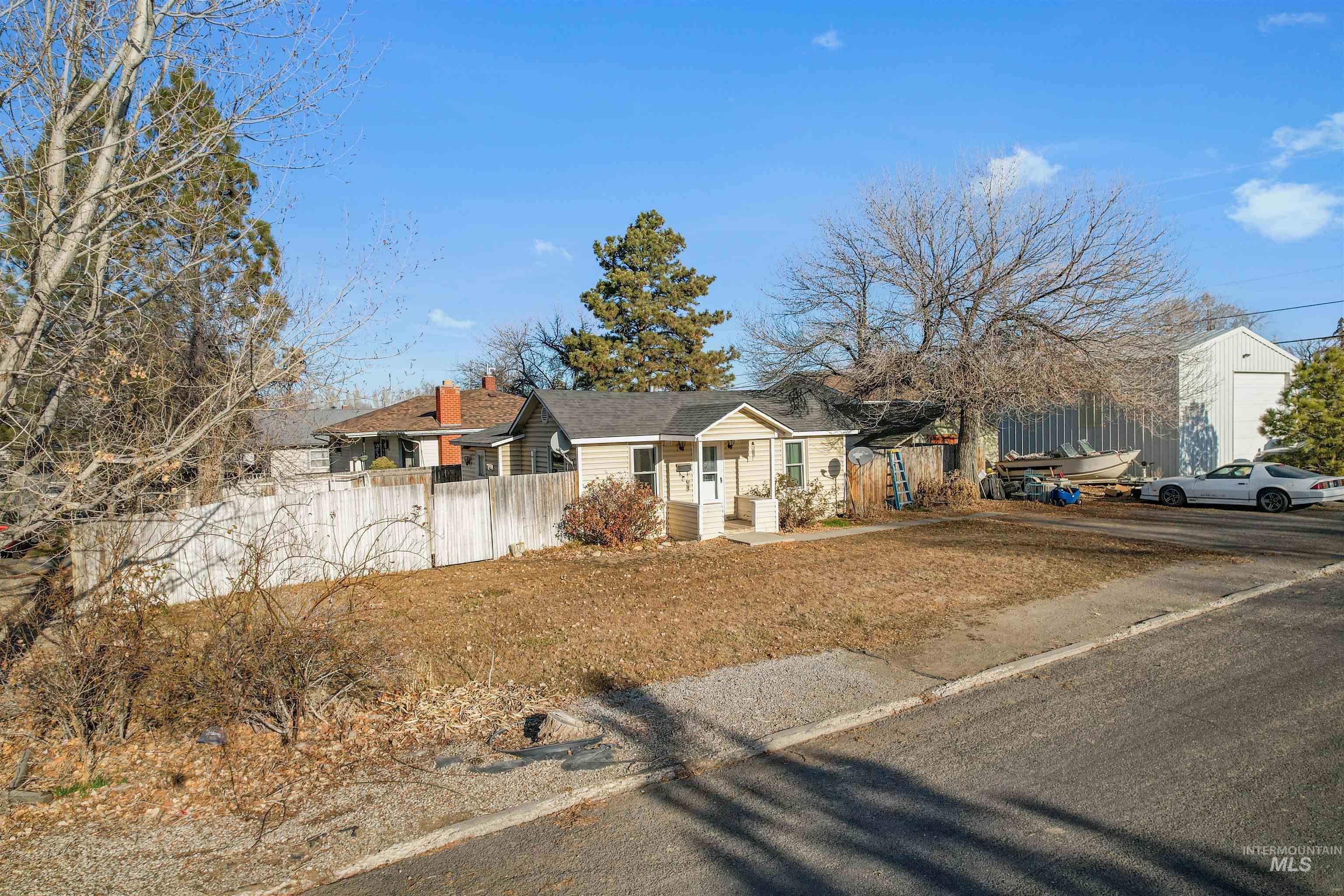 main property photo 19