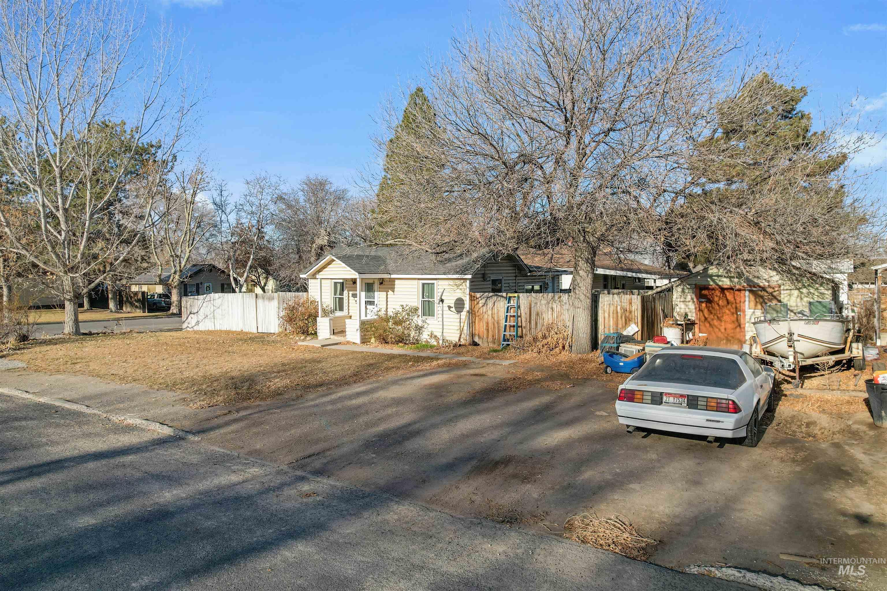 main property photo 9