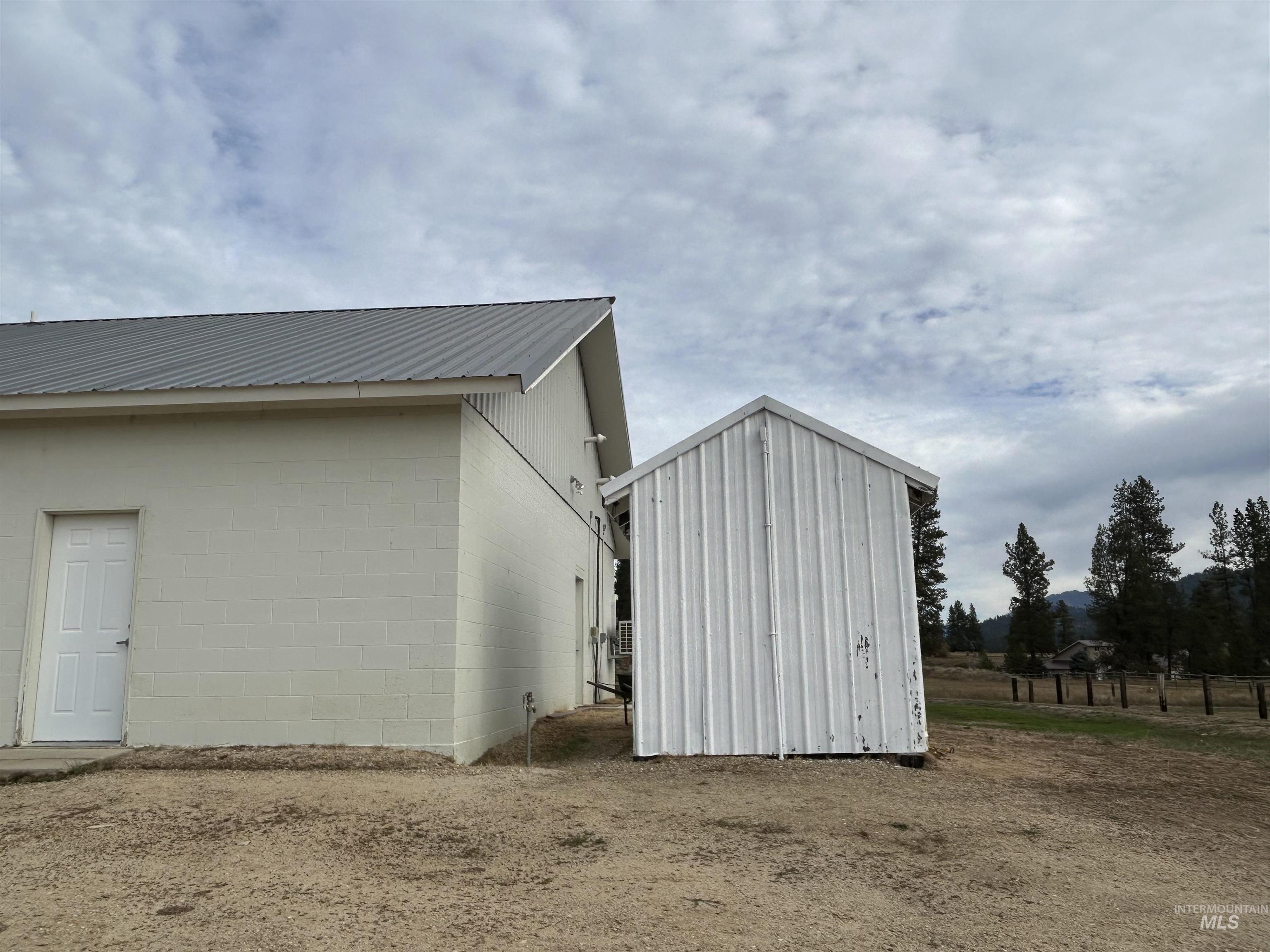 main property photo 28