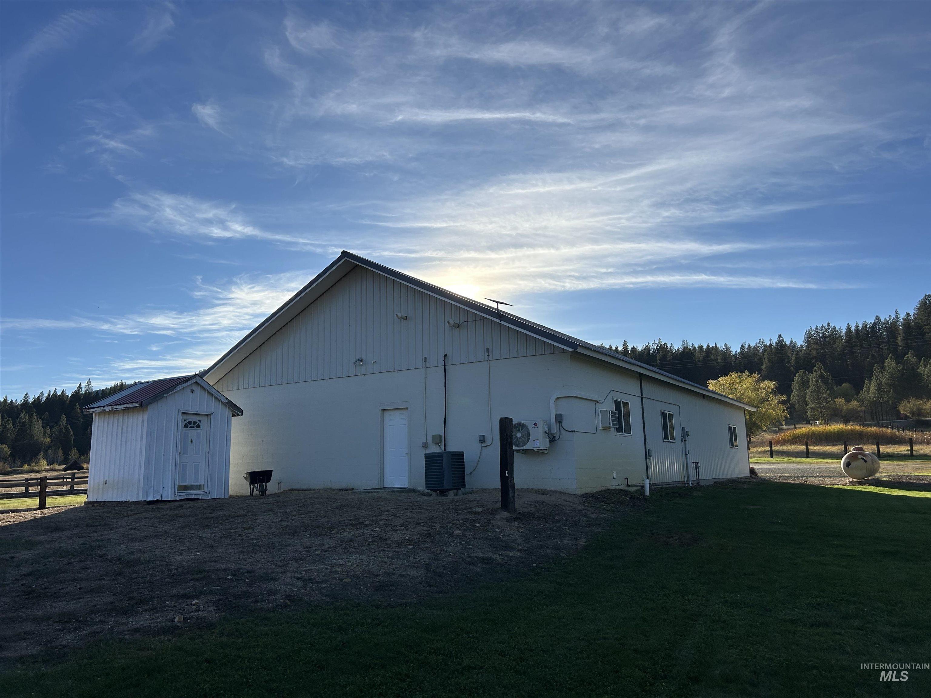 main property photo 30