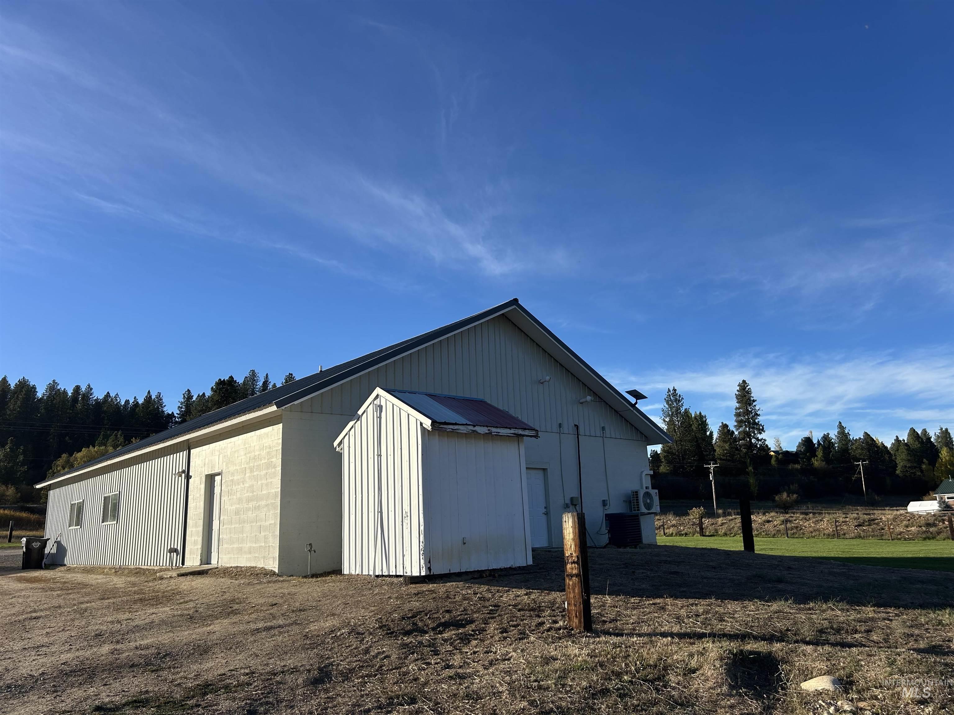 main property photo 37