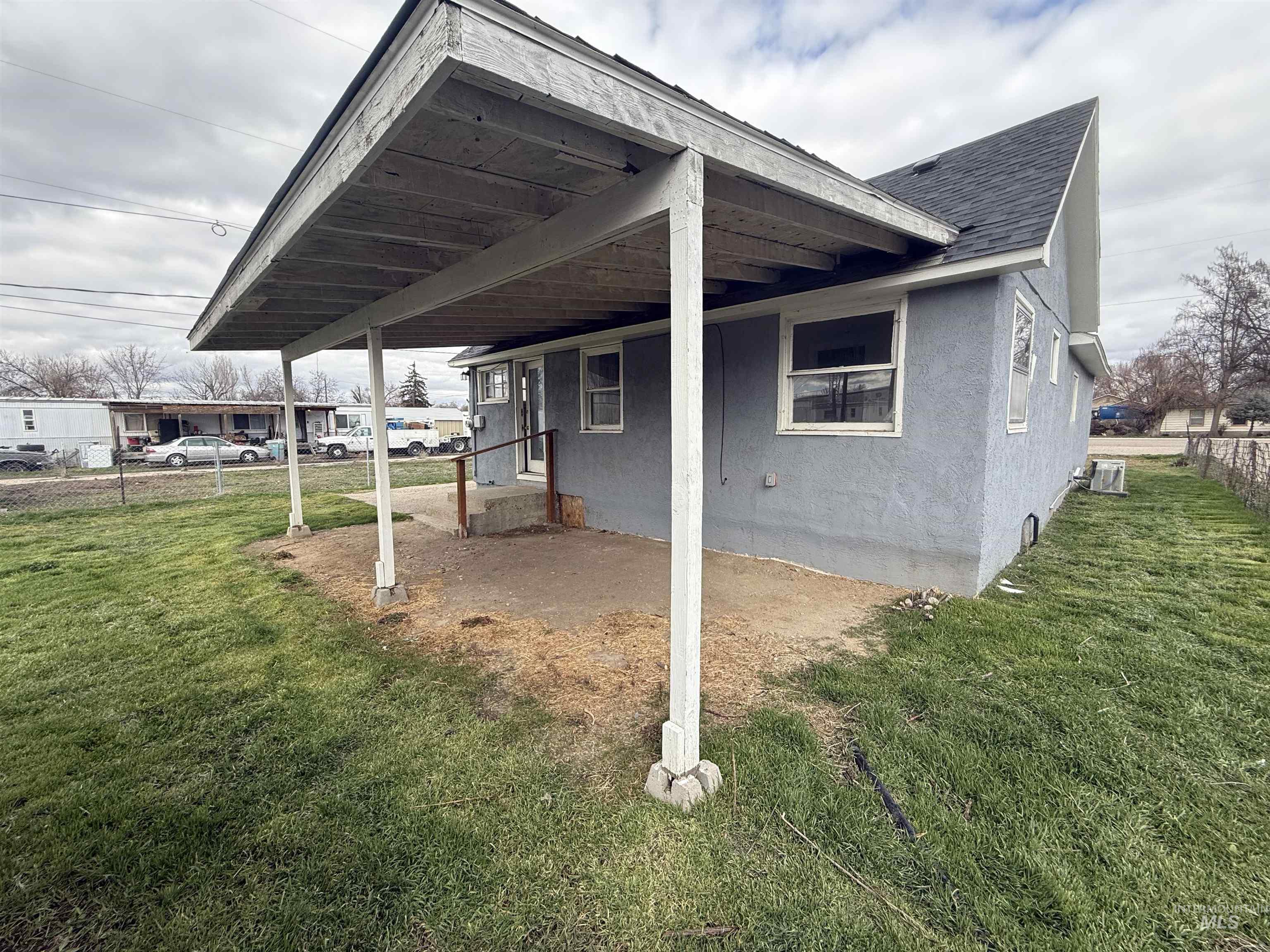 main property photo 22
