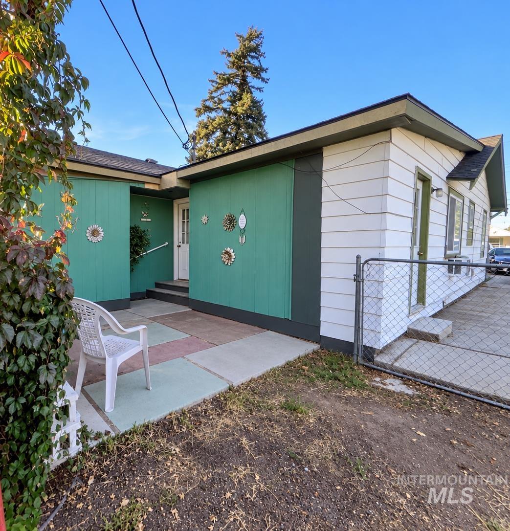 main property photo 12