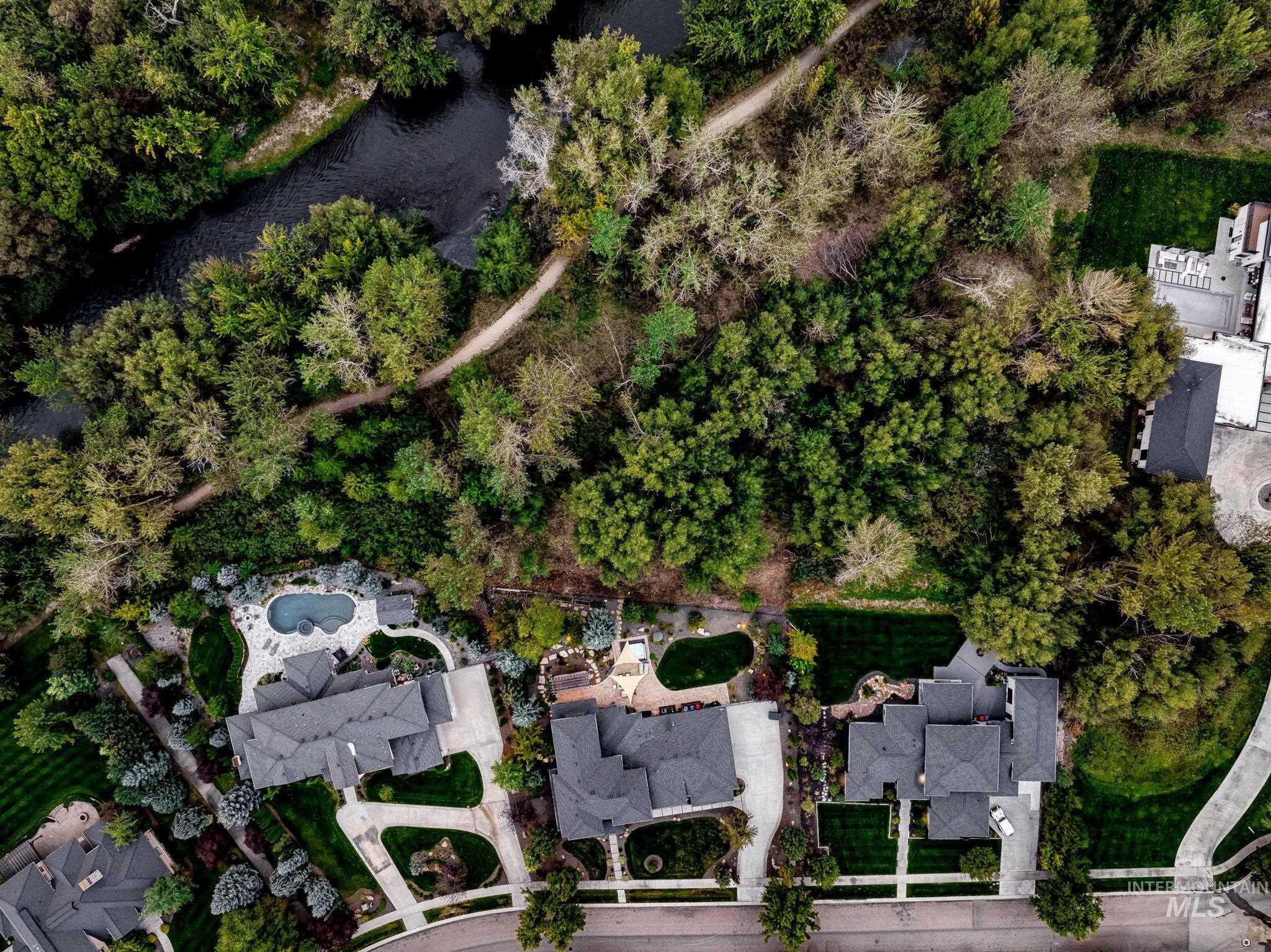 main property photo 45