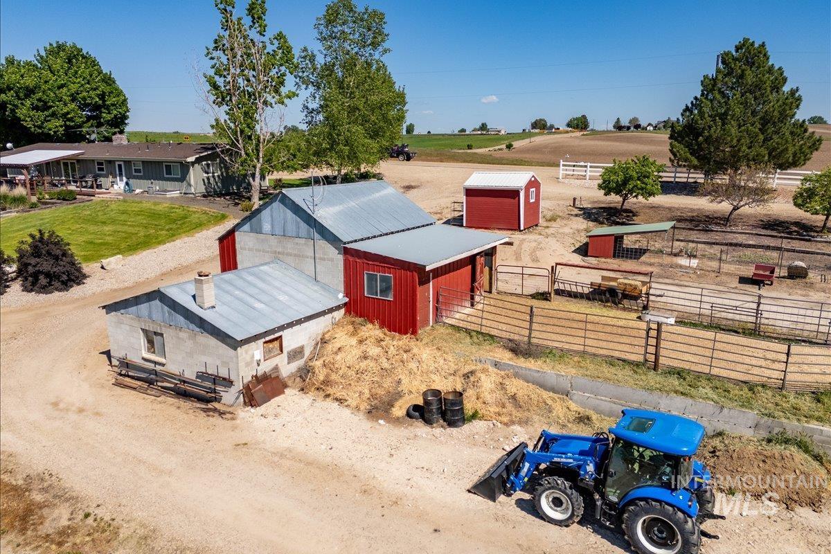 main property photo 37