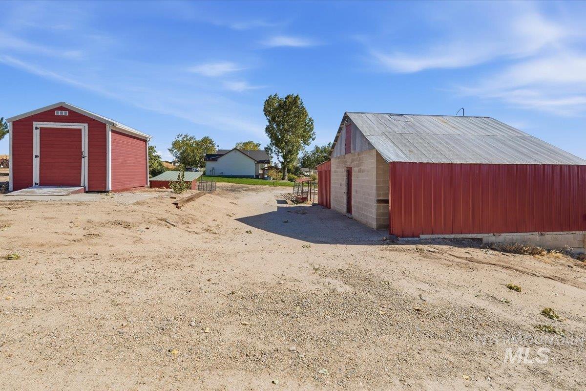 main property photo 38