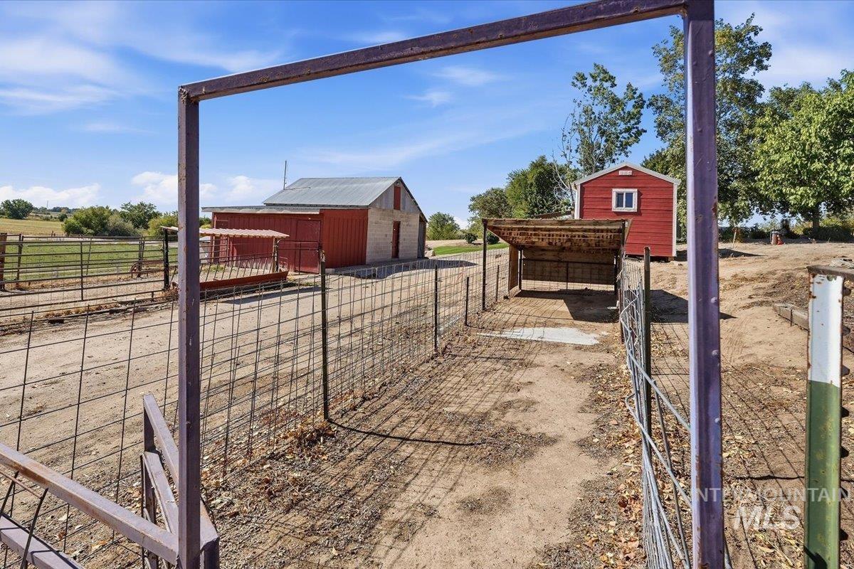 main property photo 39