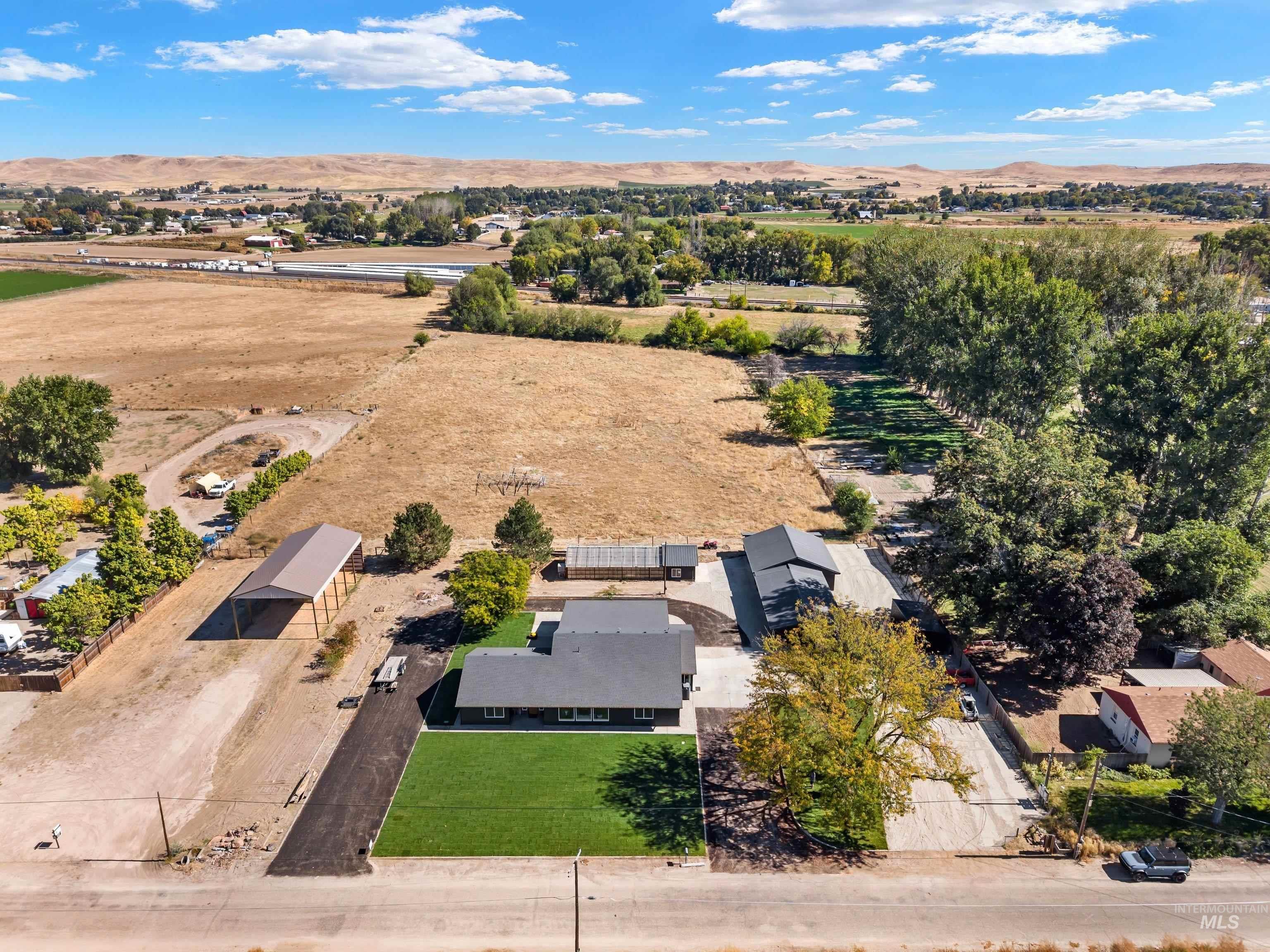 main property photo 41