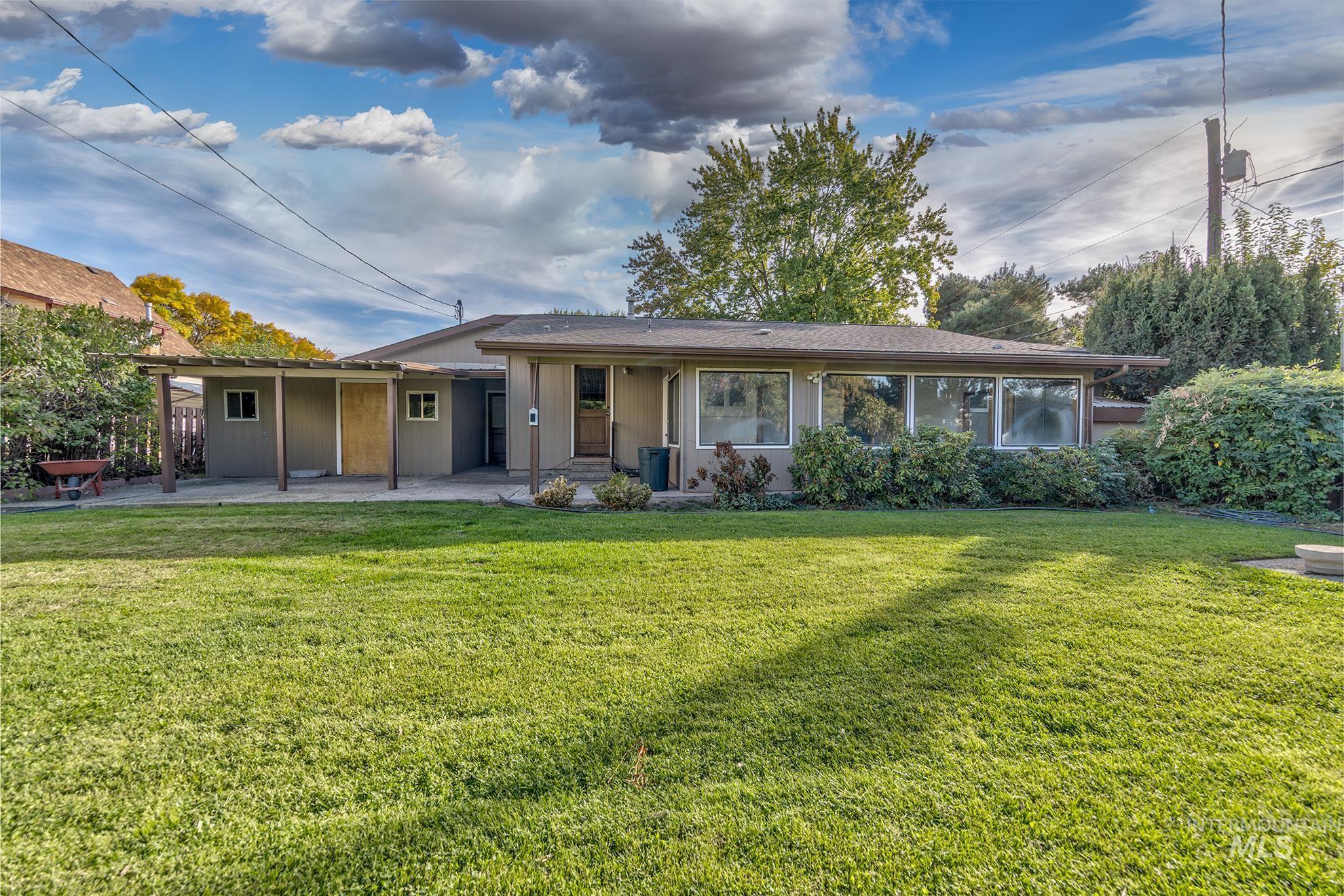 main property photo 30