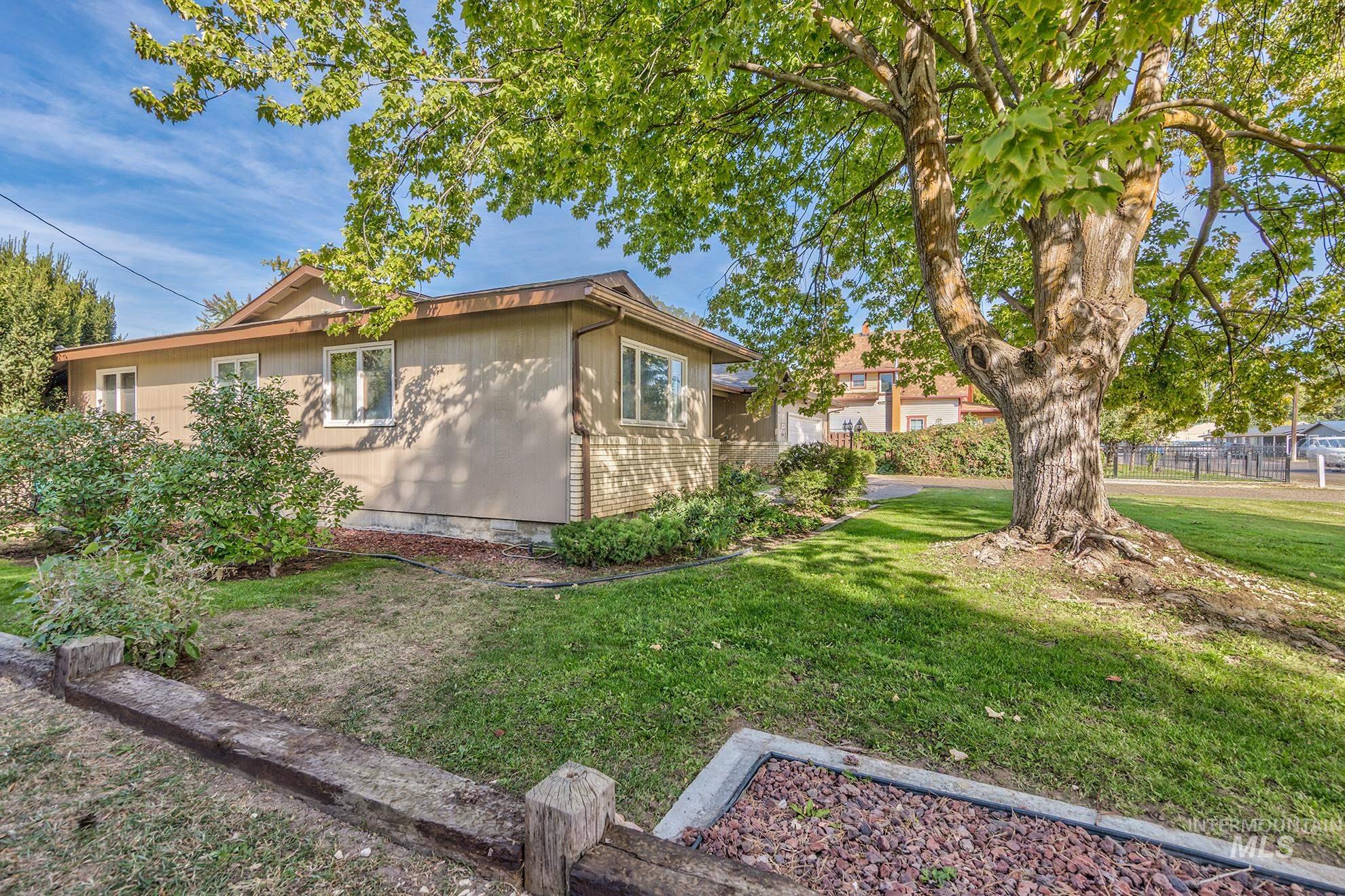 main property photo 43