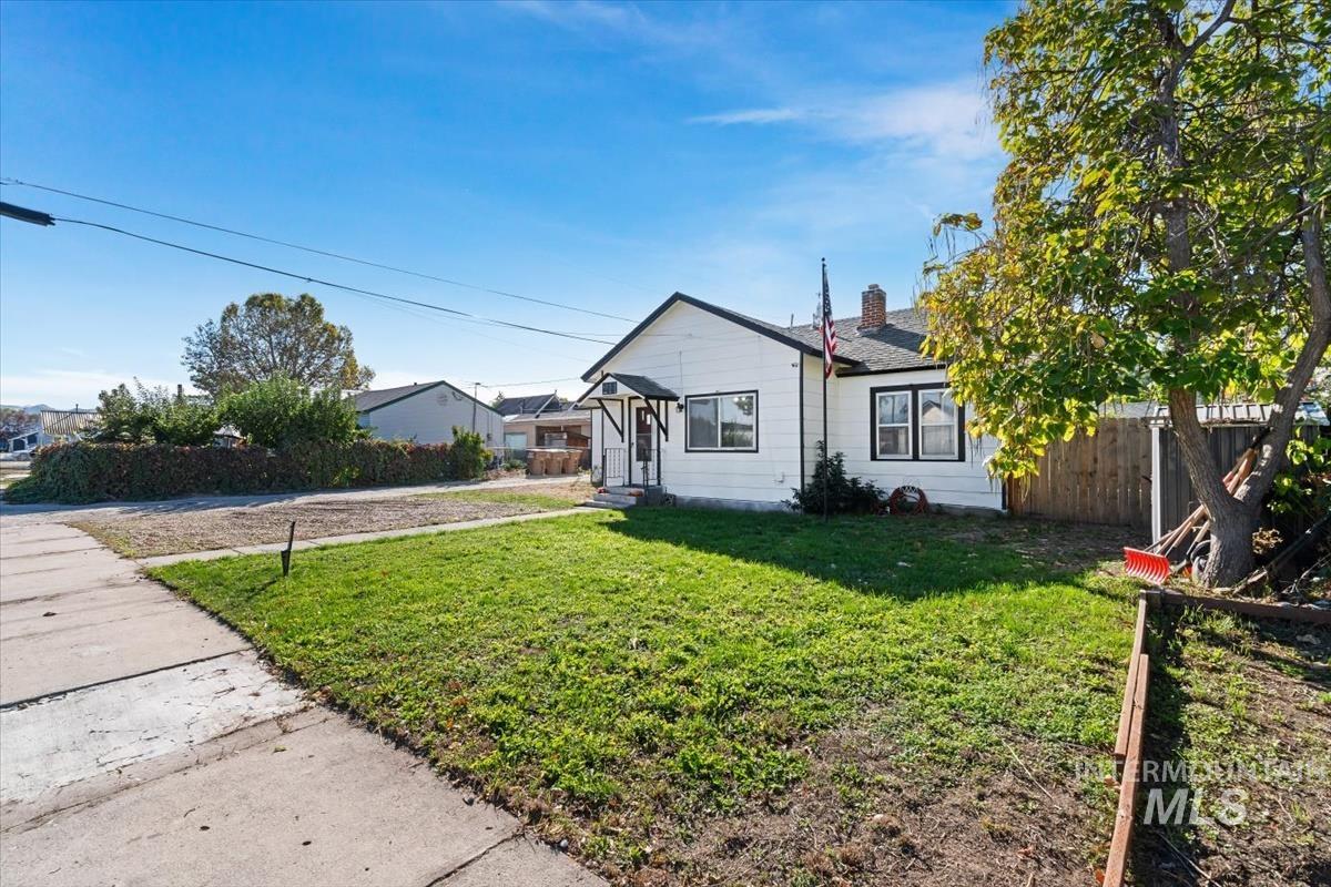 main property photo 27