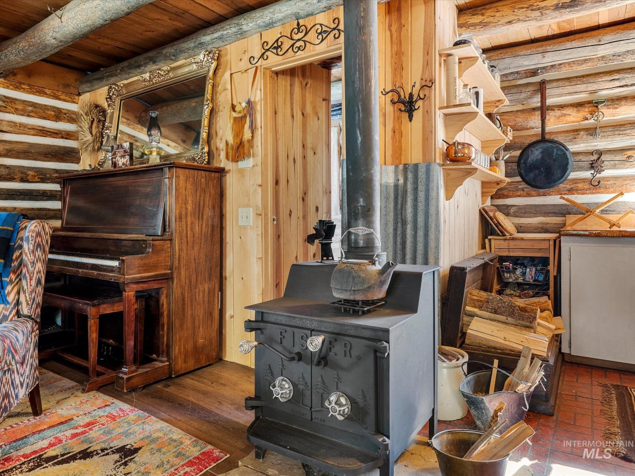 main property photo 15