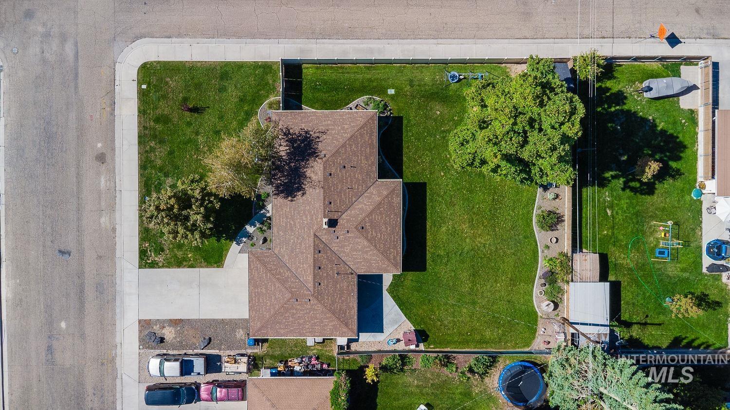 main property photo 30