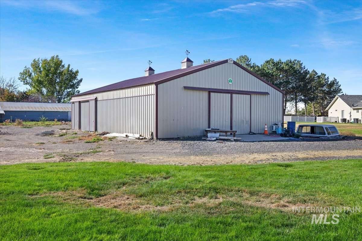 main property photo 38