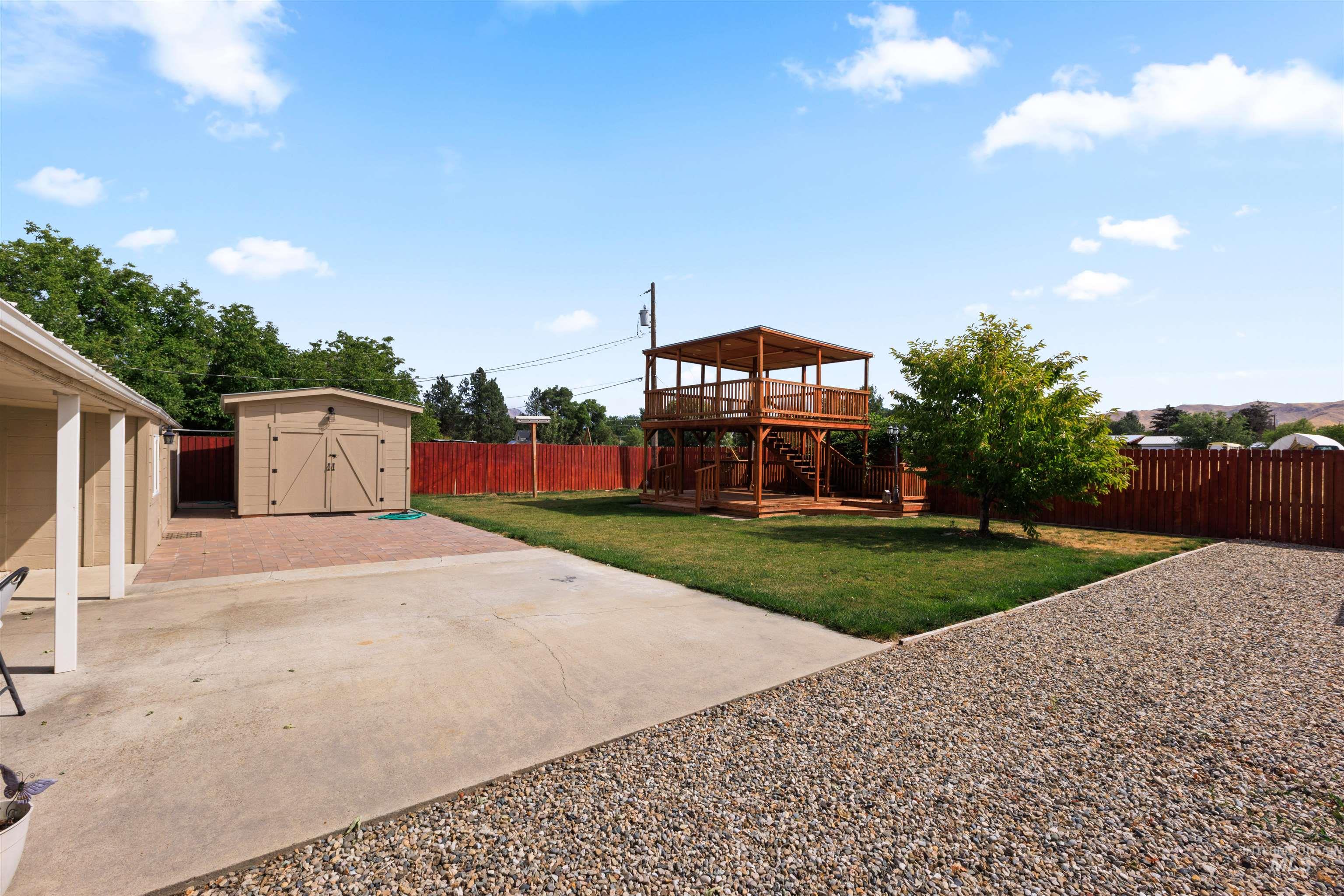 main property photo 33