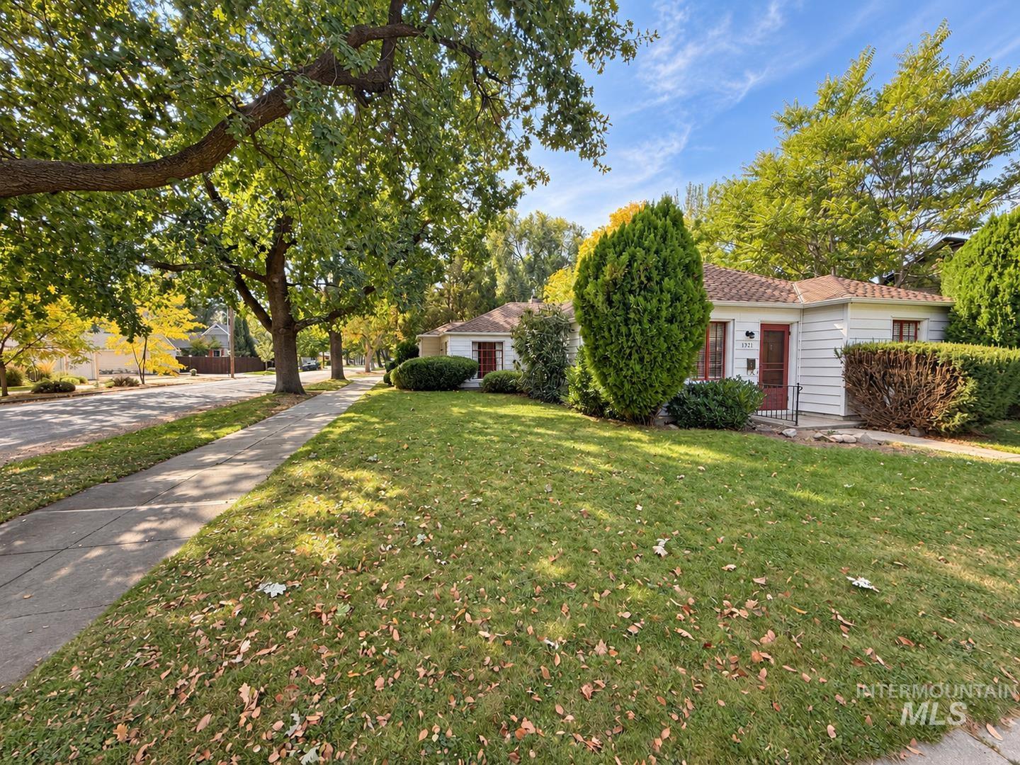 main property photo 19