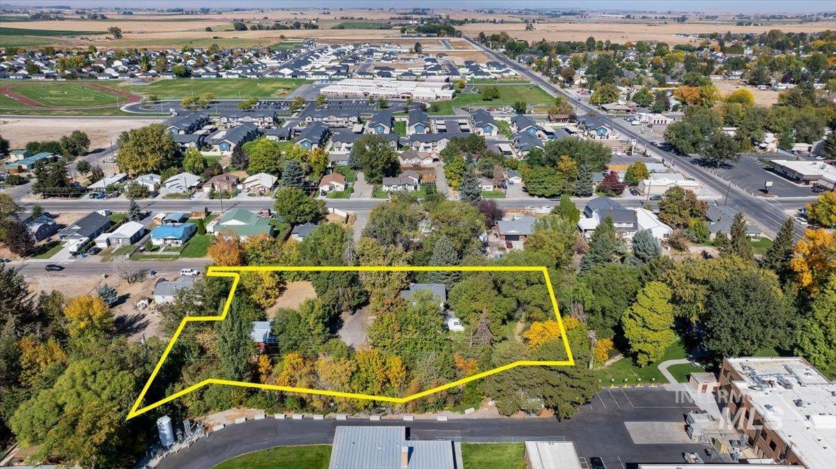 main property photo 25