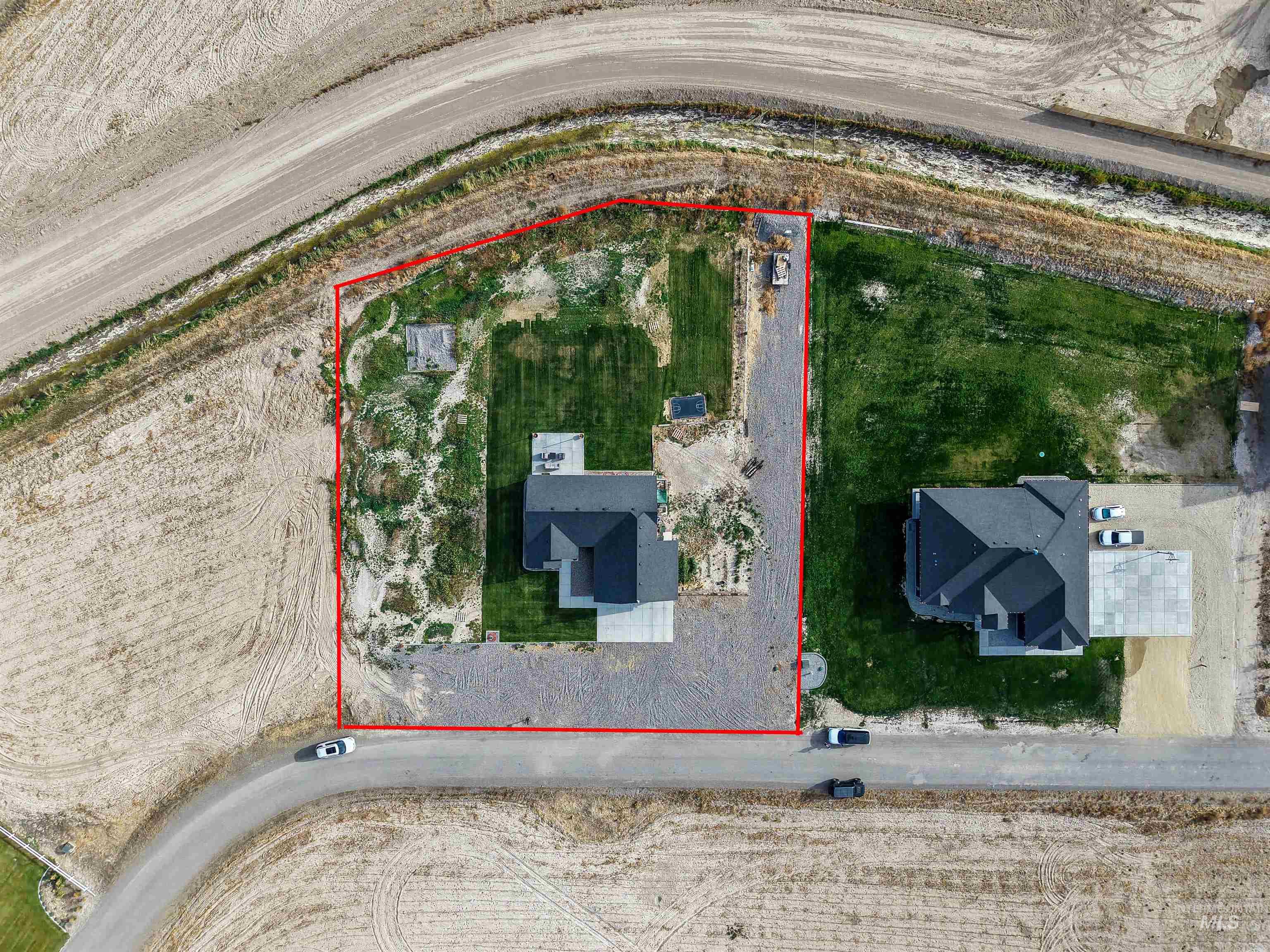 main property photo 13