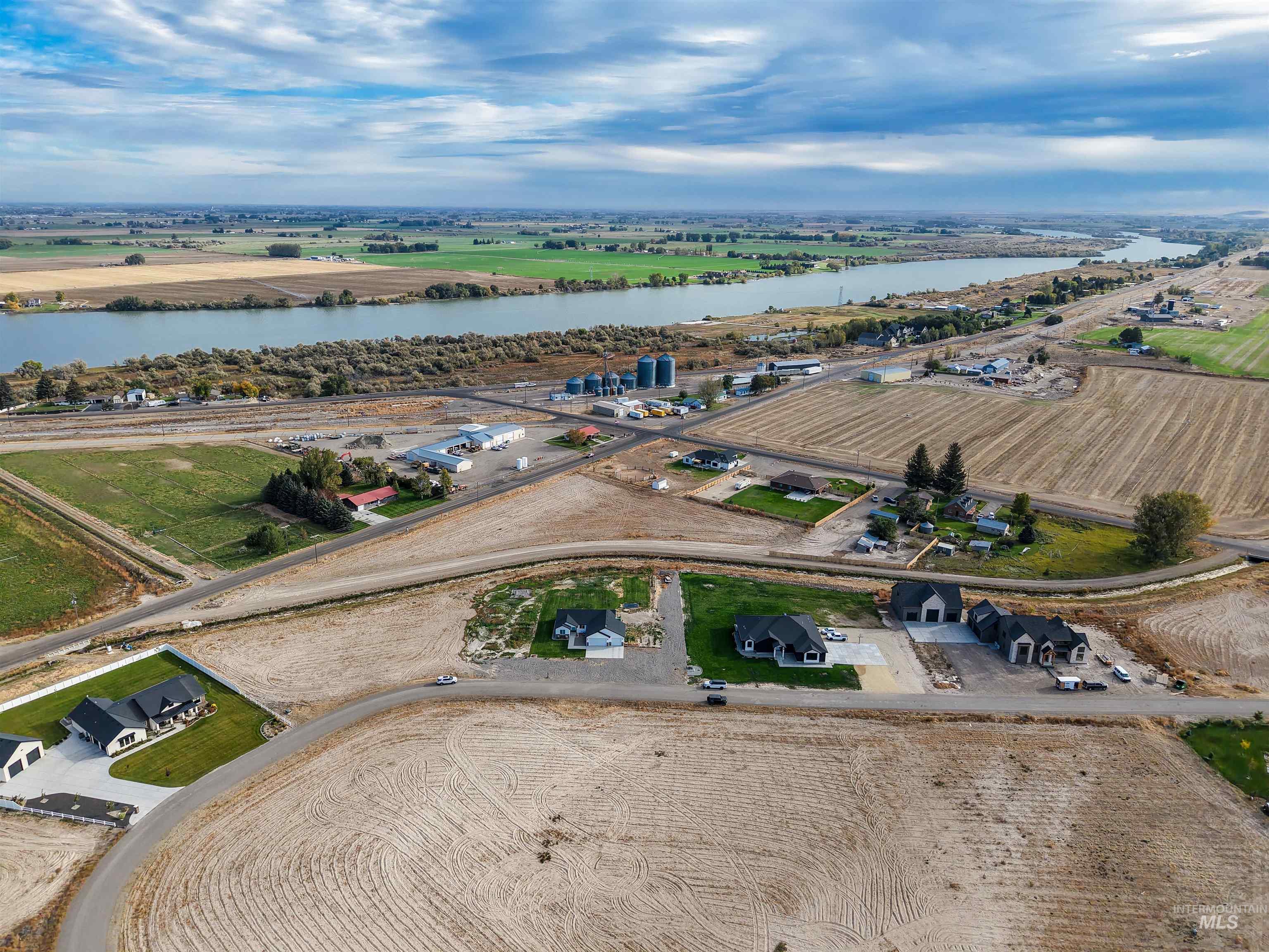 main property photo 14