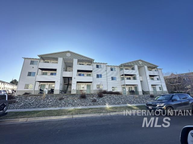 main property photo 12